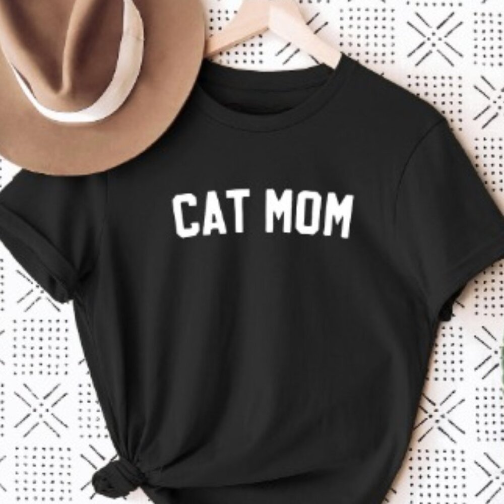 Cat Mom T-Shirt